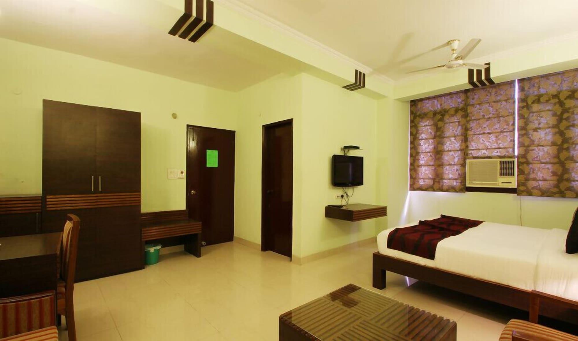 The Crest Inn Delhi  Bagian luar foto
