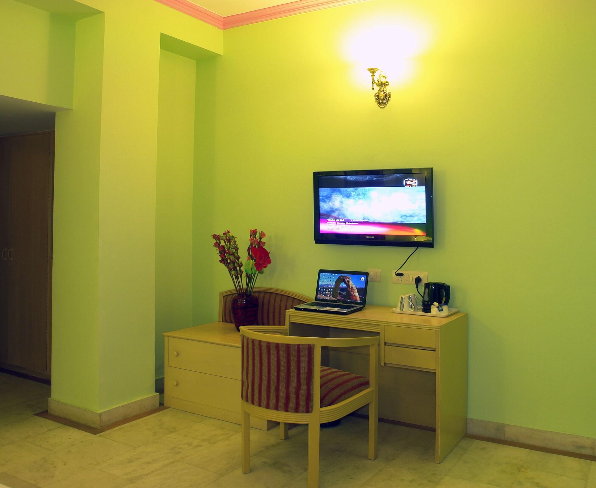 The Crest Inn Delhi  Bagian luar foto