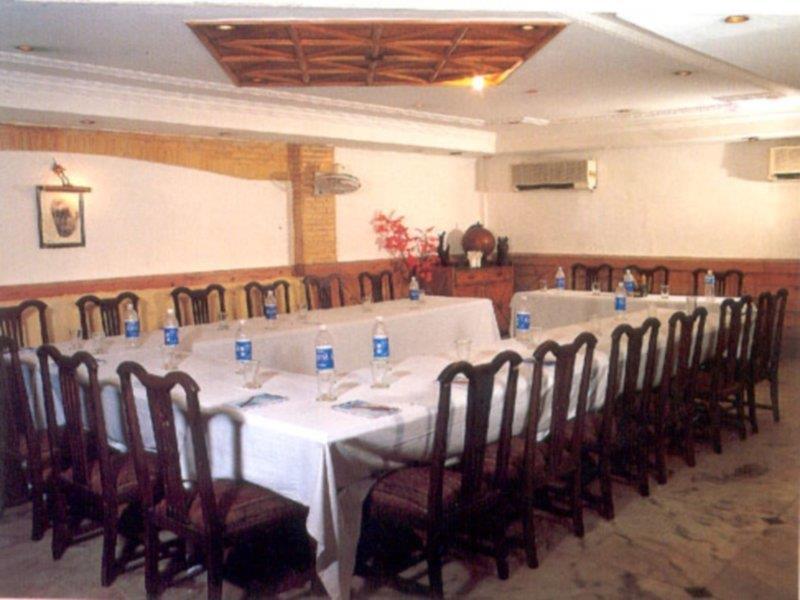 The Crest Inn Delhi  Bagian luar foto