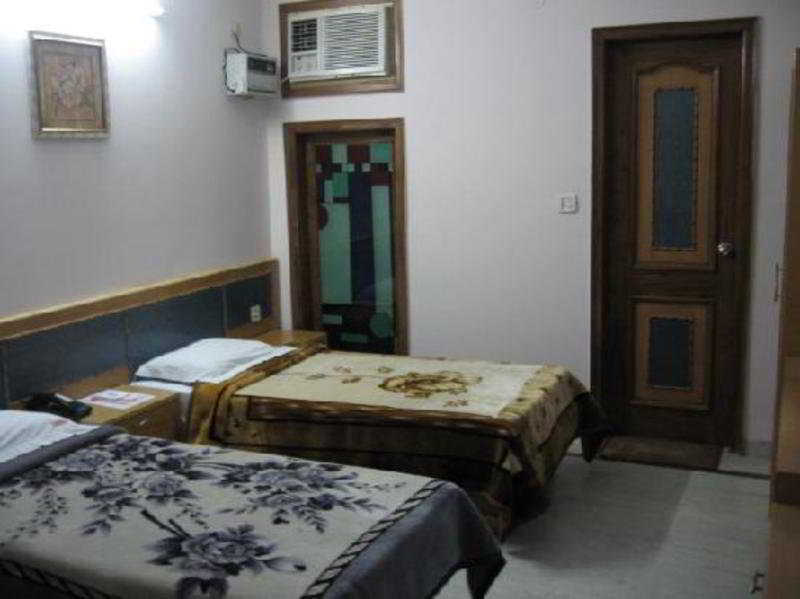 The Crest Inn Delhi  Bagian luar foto