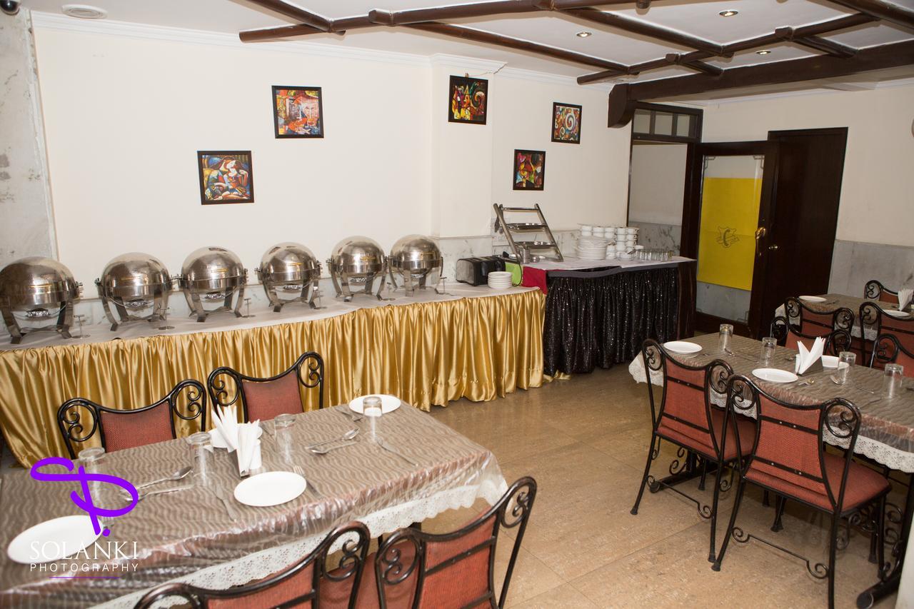 The Crest Inn Delhi  Bagian luar foto
