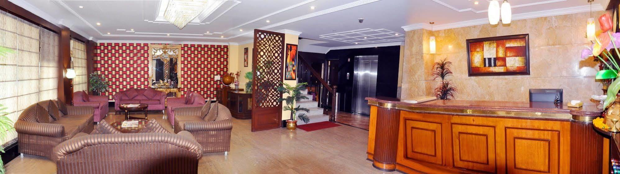 The Crest Inn Delhi  Bagian luar foto