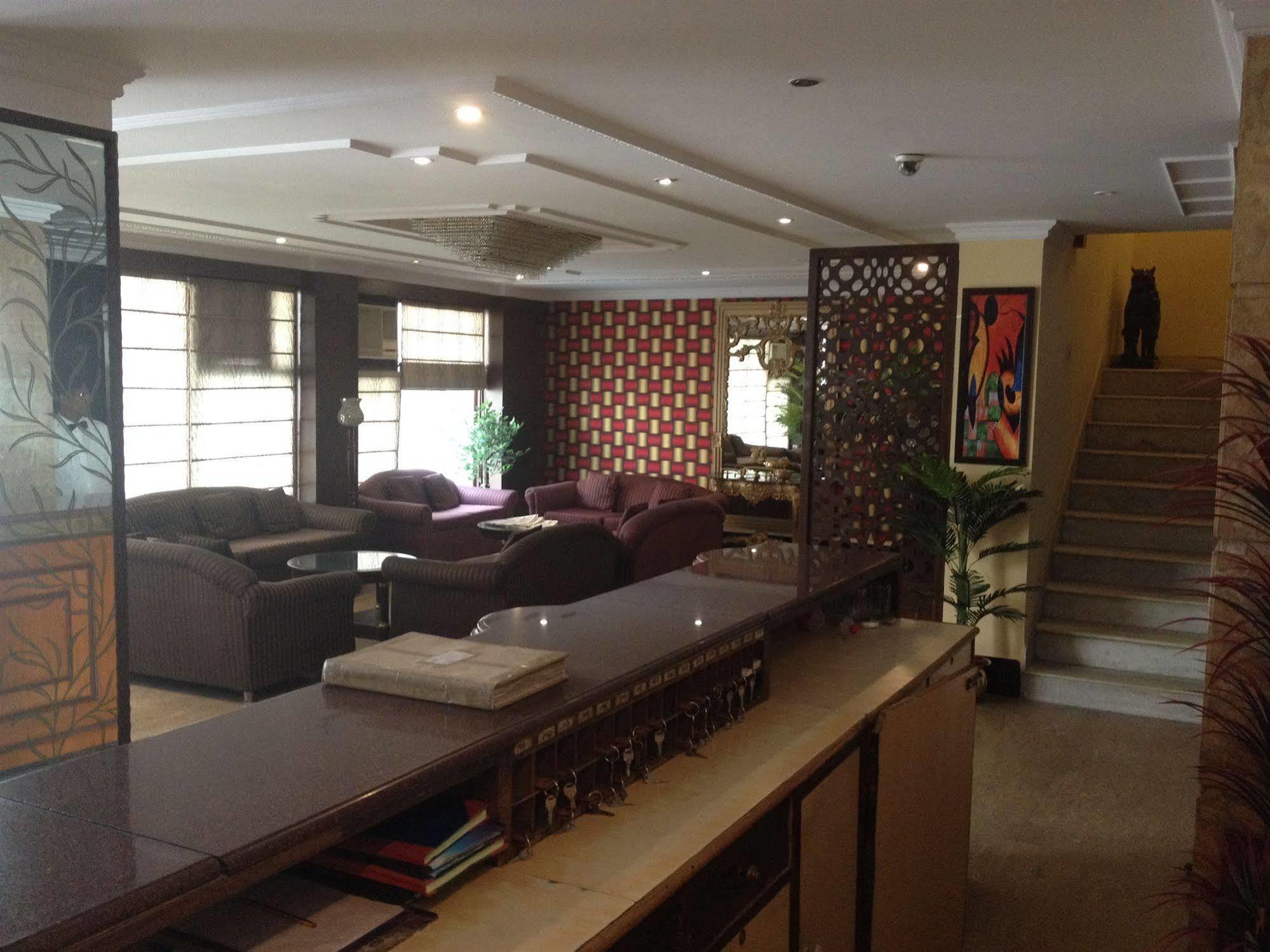 The Crest Inn Delhi  Bagian luar foto
