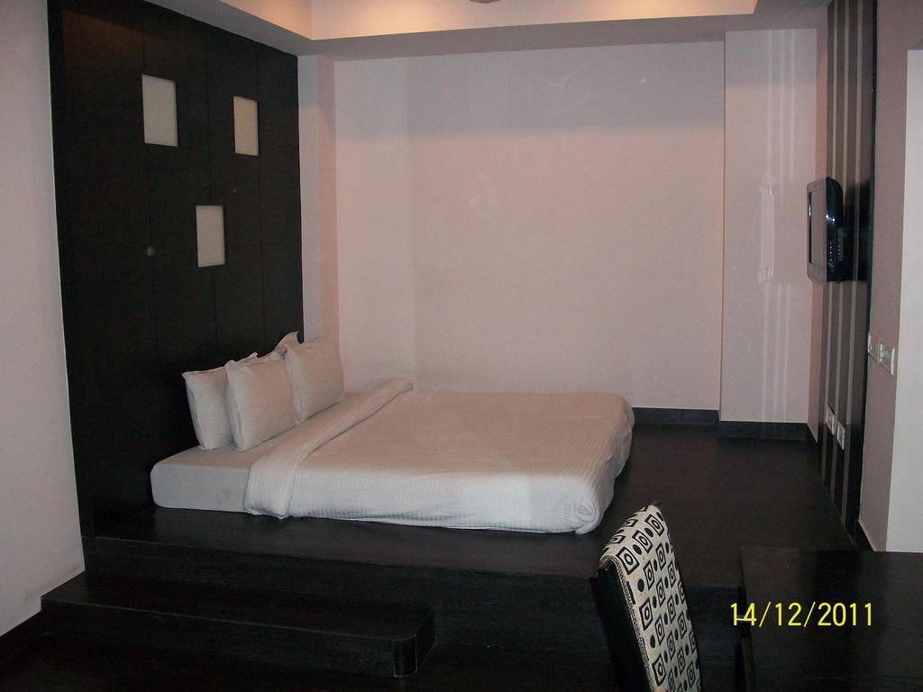 The Crest Inn Delhi  Bagian luar foto
